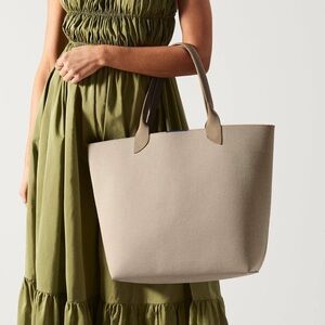 Lightweight Tote